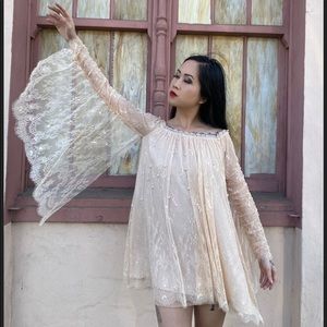 Vintage Lace Mini Dress with Pearl Embellishment